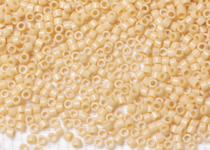 Бисер Япония MIYUKI Delica цилиндрический 11/0 5 г DB1131 груша непрозрачный